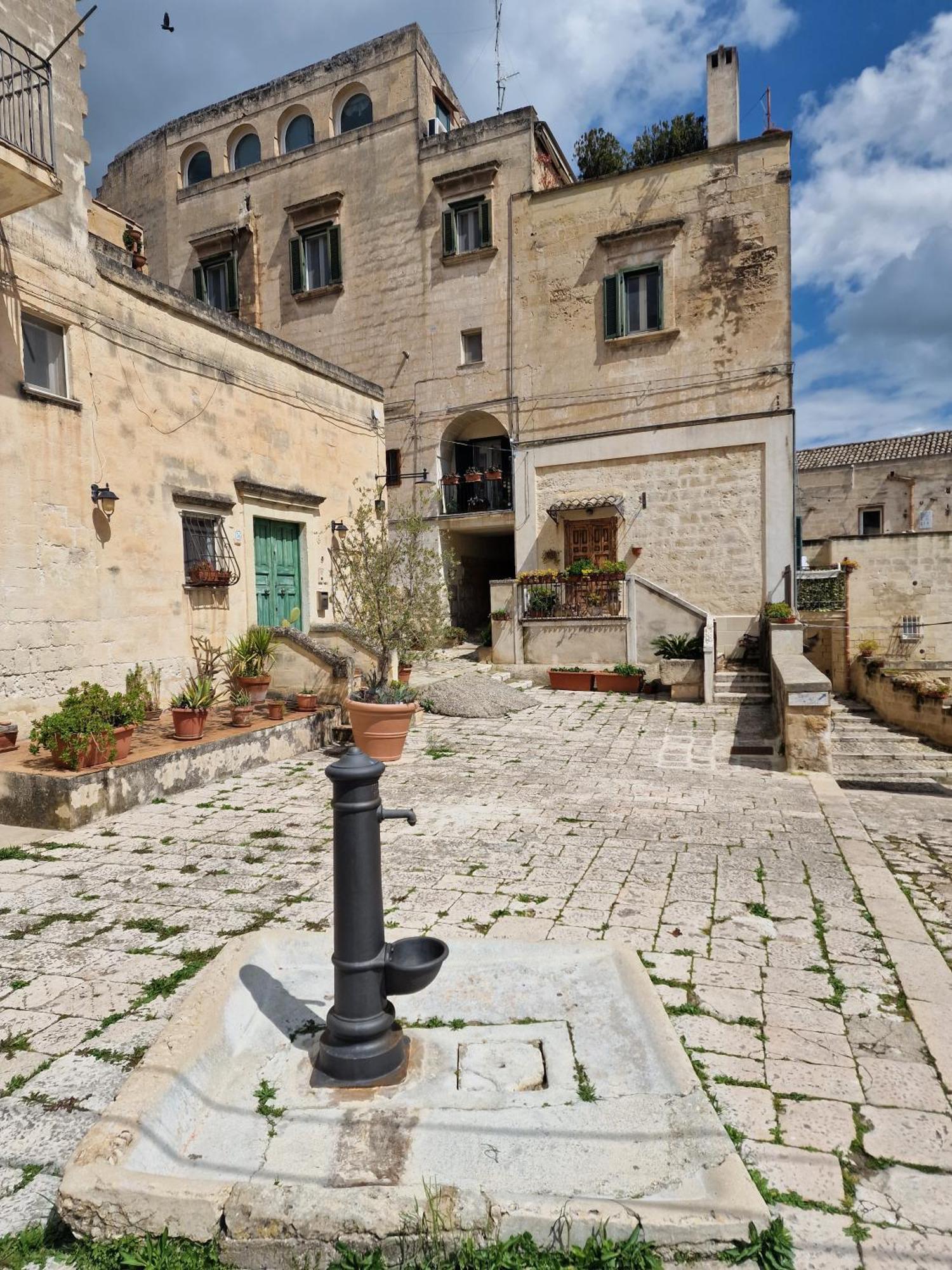 Отель Casa Del Sole Матера Экстерьер фото